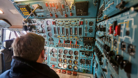 How to Become a Flight Engineer