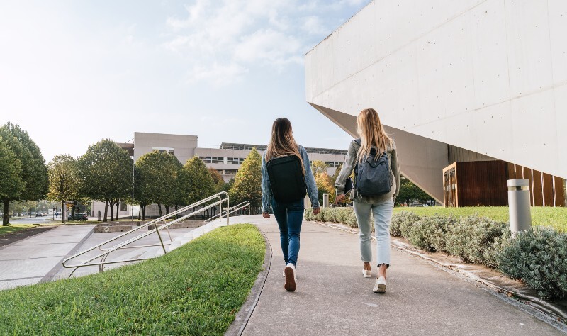 tips for leaving college with students walking