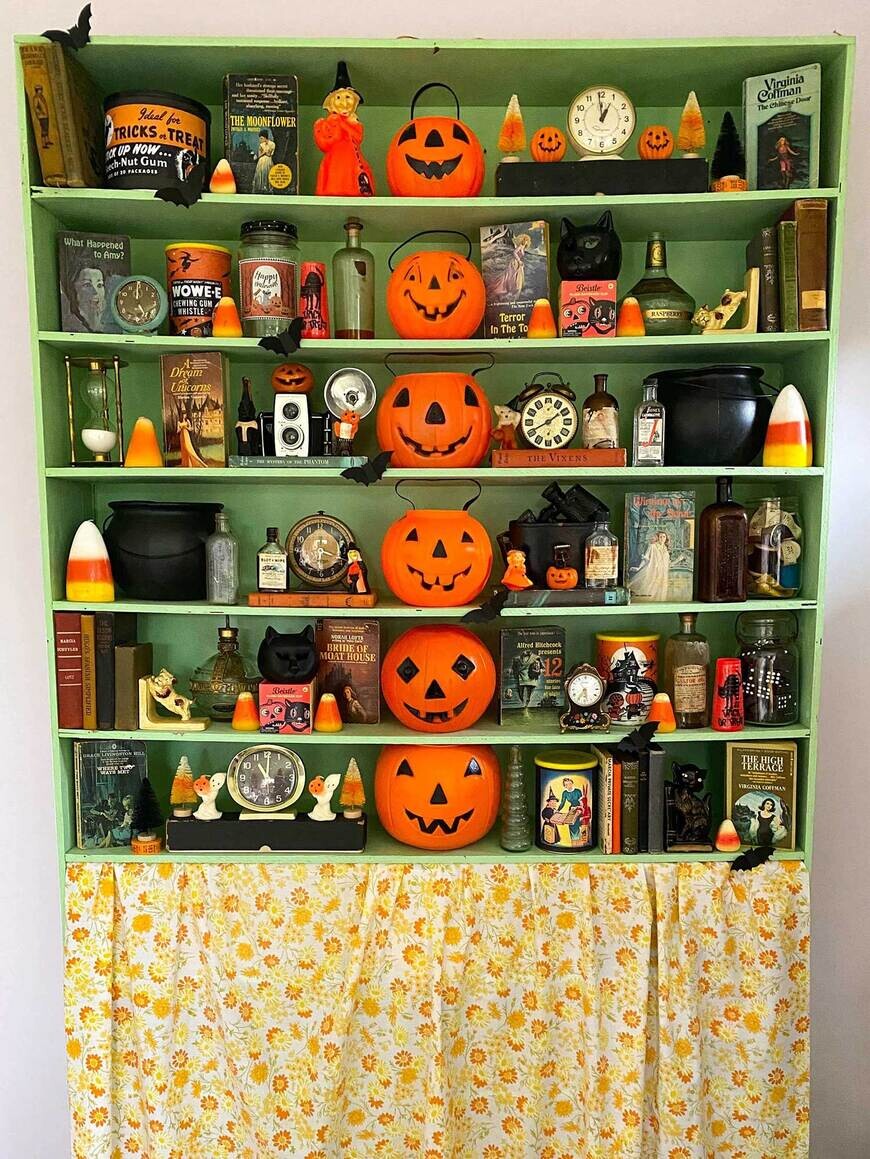 20 Best Halloween Cubicle and Office Decoration Ideas (2024)